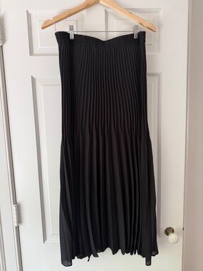 Max Studio Black Pleated Midi Skirt